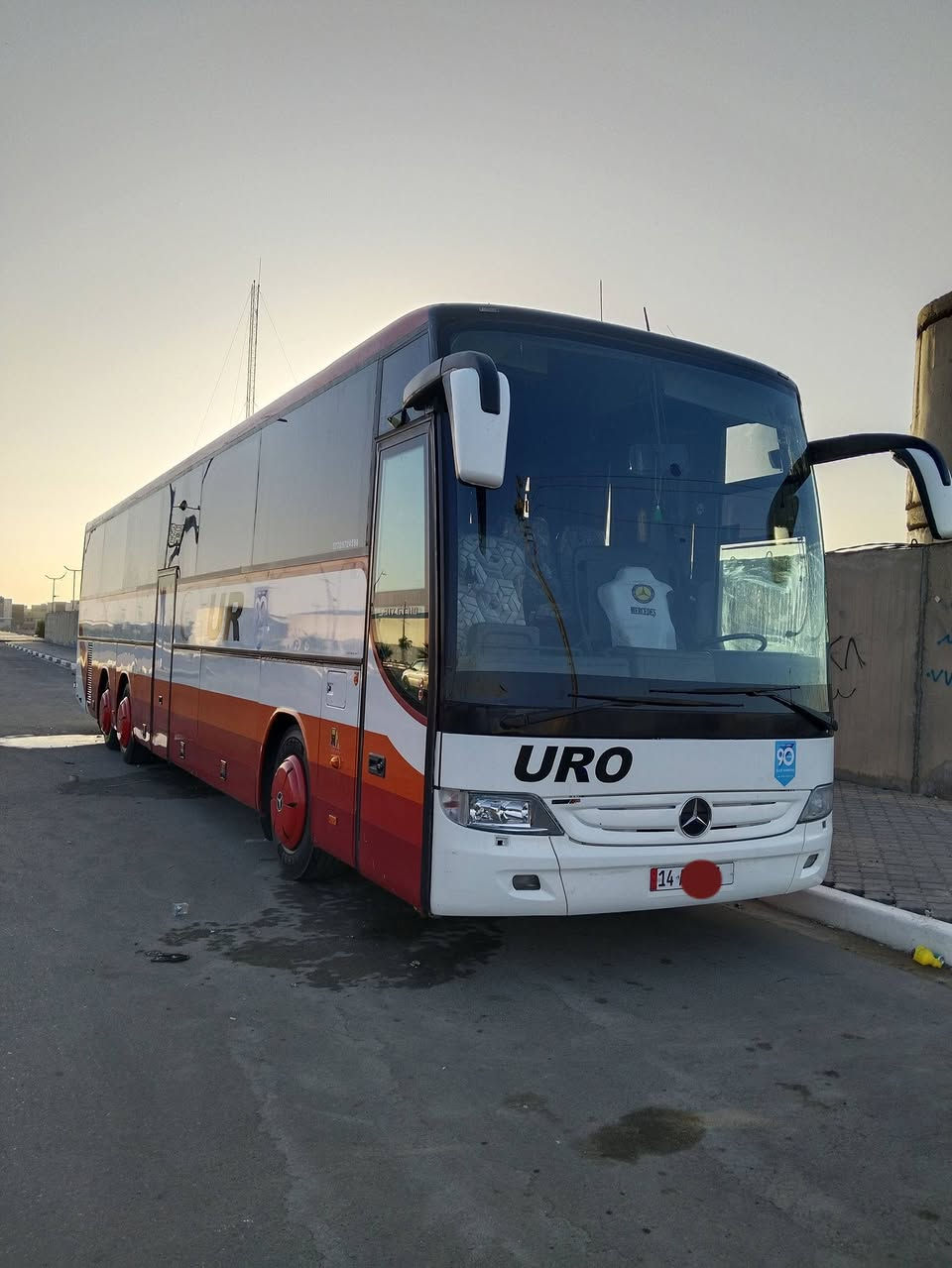 السلام عليكم للبيع كامله مجموعة الفينيه كير 4ب4تبريد ابو زعانف جديد تخم تاير   
السياره جاهزه وخير من الله 60 نفر ايي ستفسار على رقم***********
