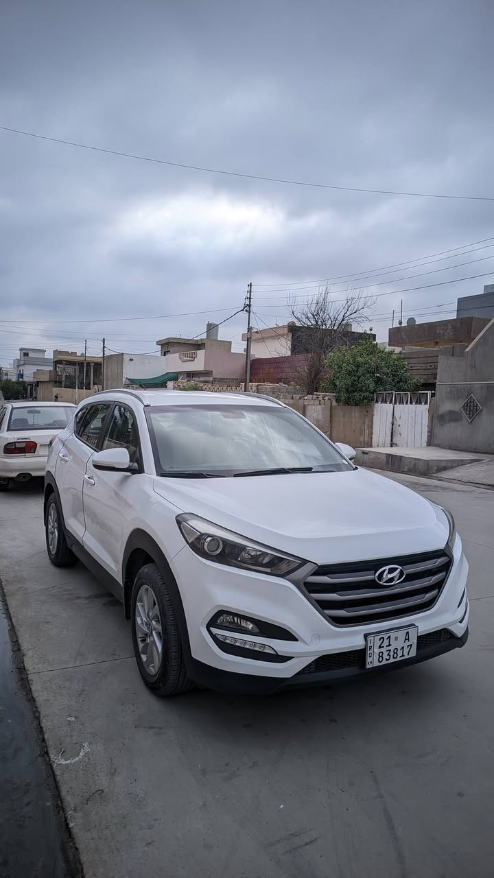 سلام عليكم 
للبيع توكسان 2016
 هزه سنويه جديد لل2031 وبطاقة بانزين
 ماشي 83 الف حقيقي
 كشن كهربائي ومثبت سرعه 
 محرك مفتوح لاصرف ولا بخار 
قطعتين صبق موضح بل سونار مع تعديل بارد بسيط اثر شخط
 سعر 165 بي مجال
سيارة جاهزه مال بيت مكان سيارة كركوك للتواصل ***********
