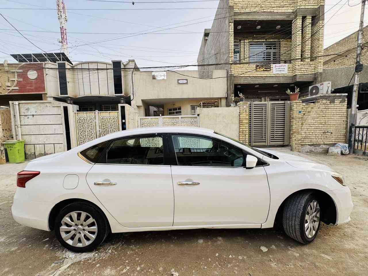 نيسـان سنترا موديل 2018
وارد امريــكي 
ماشيه 100الف
محرك 1800
العنوان بغداد 
السعــر 107وبيه مجال

***********
