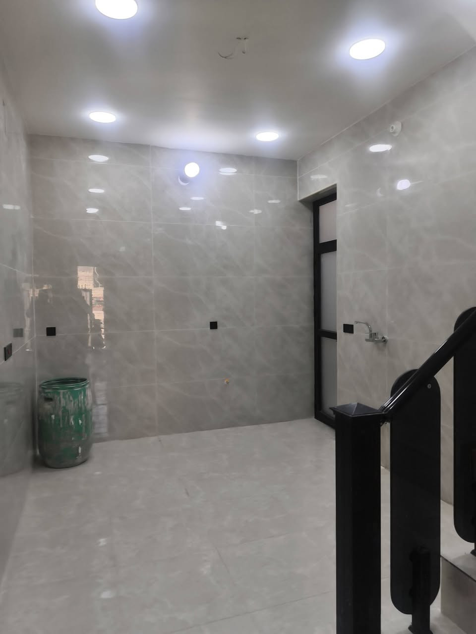 بناء حديث  مكان في الثعالبه
بدائيت 7000 البيت 
شارع عن 8000
رقم قطعه 7724     50متر 
طابو صرف 
الشبابيك الامنيوم 
البوب الامنيوم 
سراميك الوح 
الدراج الامنيوم
 مجاري الكهرباء 
 عشرين متر عن تبليط بصف تبليط
بصف ركن بصفه متنزه  
شارع عريض 
اعلا البيت اني عالي الله 
صعدت البيت 3 بيات عن شارع
سوك يبعد دقيقه مشي 
مراوس قطعه 100 أو بيع 
ماراوس بزراعي 
البوب دخليات عليه شد تركي 3 بعد التفاق
 ***********
