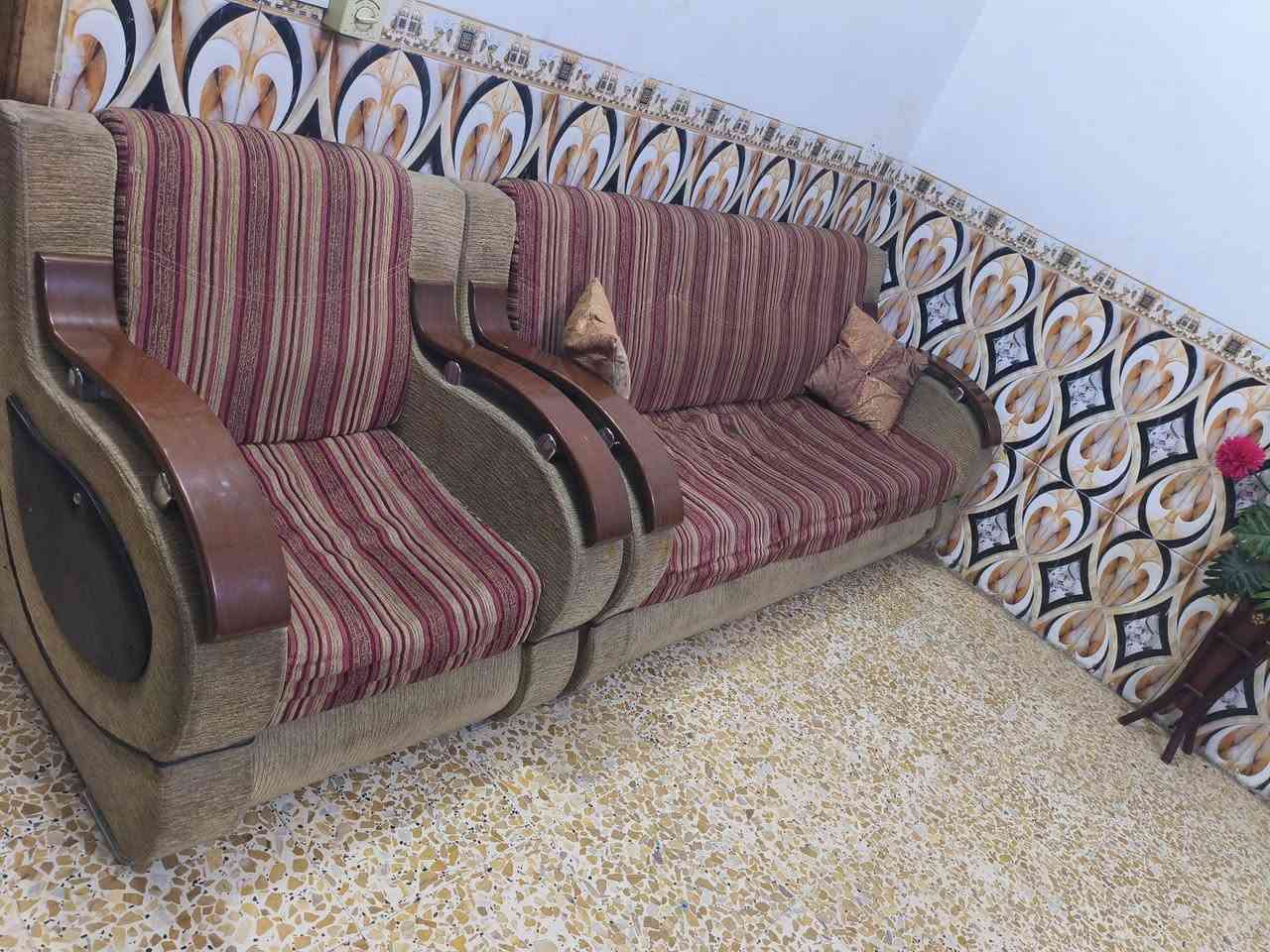 تخم البيع خمس قطع
المكان بابل السياحي 
السعر 160 
الرقم ***********
