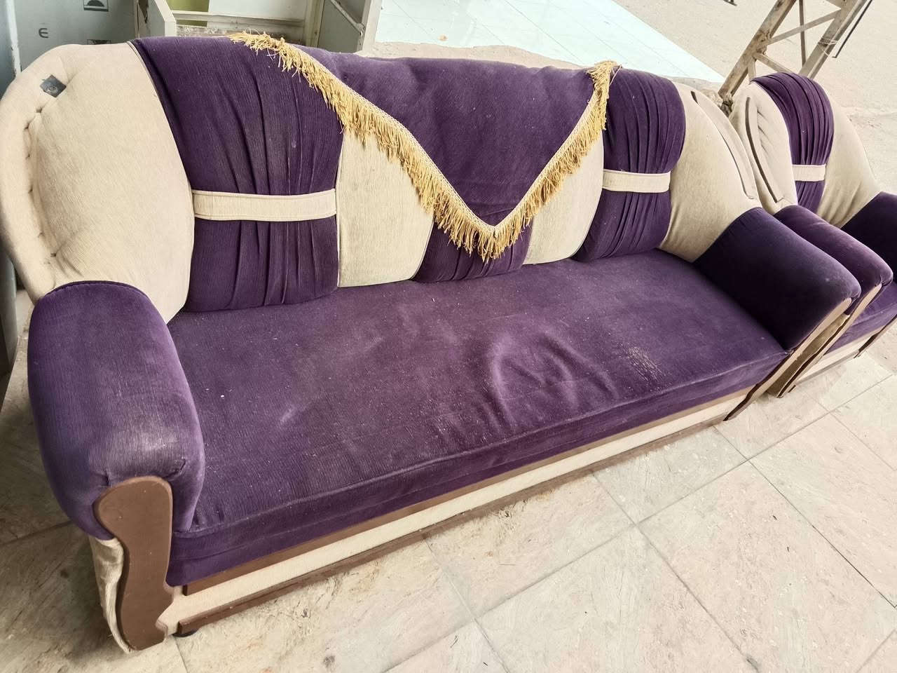 تخم عشر مقاعد تركي مستعمل150الف مجمع الضحى للتسوق المسيب مقابل دائرة كهرباء المسيب عمارة الرحيم ***********
