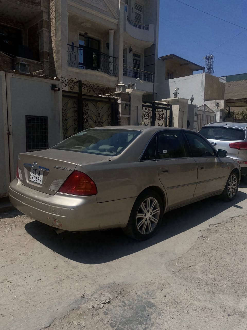 السلام عليكم
للبيع فقط تويوتا افلون 2002 خليجية
سعة المحرك : 3000 / v6 
اللون : شمباني / داخل مخمل عسلي 
شاشة اندرويد 
سبوفر دمام بالصندوق الخلفي 
السيارة بدون حادث 
بيها ٤ قطع صبغ اثر جراد 
لوحاتها سليمانية / بأسمي تحويل ثاني يوم 
السيارة شادلها صدر جديد وية الدبلات 
راديتر ومنظومة جديدة 
ادامة كاملة على المحرك 
سيارة مال جني ونظيفة 

السعر 78 ورقة وبيها مجال 
مكاني بغداد / حي القاهرة


**إذا كنت صاحب هذا الإعلان وتريد حذفه لأي سبب، رجاءا أرسل رسالة إلى الدعم الفني**