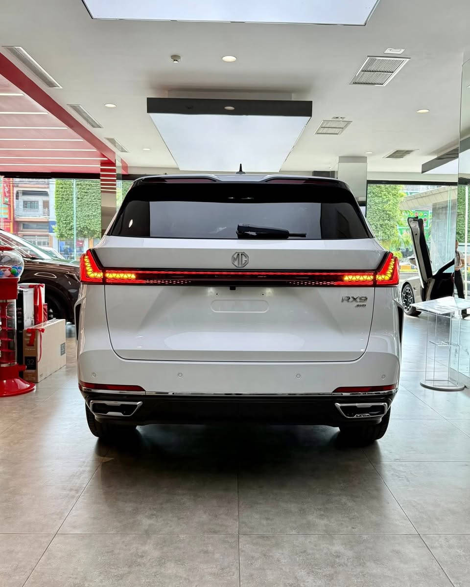 RX9
سياره غنيه عن التعريف مديل 24 ماشيه اقل من 1000
قيد الترقيم بغداد
سعرهه 270 وبيهه مجال 
***********
