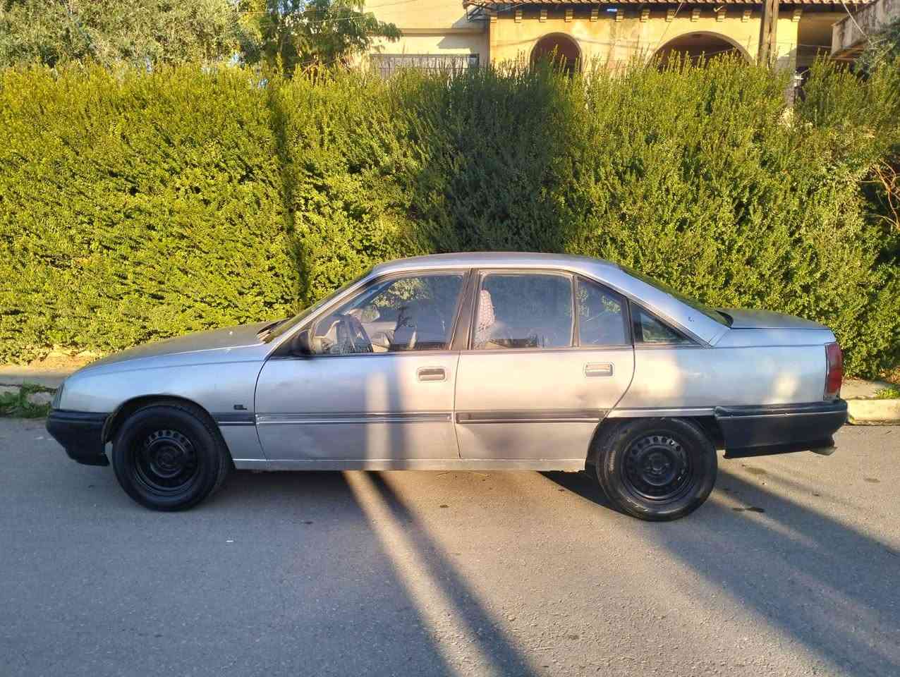 اومكا للبيع صبغ عام السعر 20 رقم انكليزي كوبون بانزين كير محرك مضبوط 
السعر 20
***********
*********** موصل, نينوى
