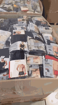 ملابس داخلية رجالية بريطانية المنشأ جديدة سعر الجملة فقط.. الكمية ١٤ ألف قطعة سعر المفرد ١٢٥٠ دينار .. للبيع جملة فقط من الفان قطعة فصاعداً الطلب يكون...
للمزيد من المعلومات الاتصال بالرقم التالي.. 
***********
