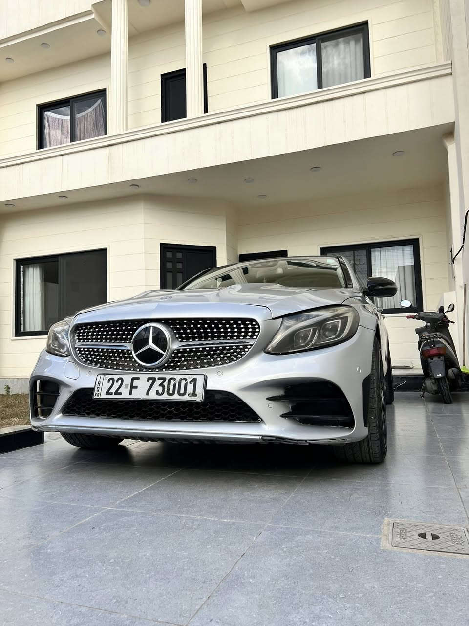 سلام عليكم c300 موديل 16 ماشيه 103 الف ضرربسيط جدآ قطعه وحده تبديل فقط الجاملغ
وزايه البنيدتصليح وصبغ بدون دواخل اوشاصي الايرباكات الاماميه سليمه فول مواصفات مكينه 2000 توربو4 سلندر
مكينه كيرميكانيك بحاله جيدا جدآ 
مواصفات فول داخل احمر
بنوراما
لايت داينمك بصمه
شفتات ستيرن
بك لايت حرف C مال موديل 20 وفوك 
وعليها كت كامل 
وعليها صيانه كامله تخم تايرعلى فلاتر
وبل اضافه هزه ورقم جديد السعربلاش 174  للستفساراكثر***********مكاني بغداد اي مراواس ميخدمني
