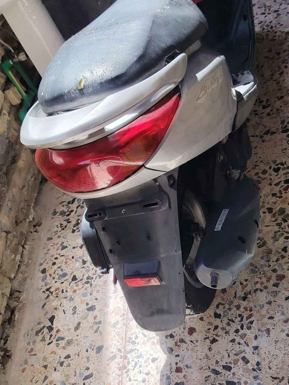 السلام عليكم
دراجة بريز كهربائيات شغالة
هندر سلف
السعر ٦٥٠
للتواصل ***********
