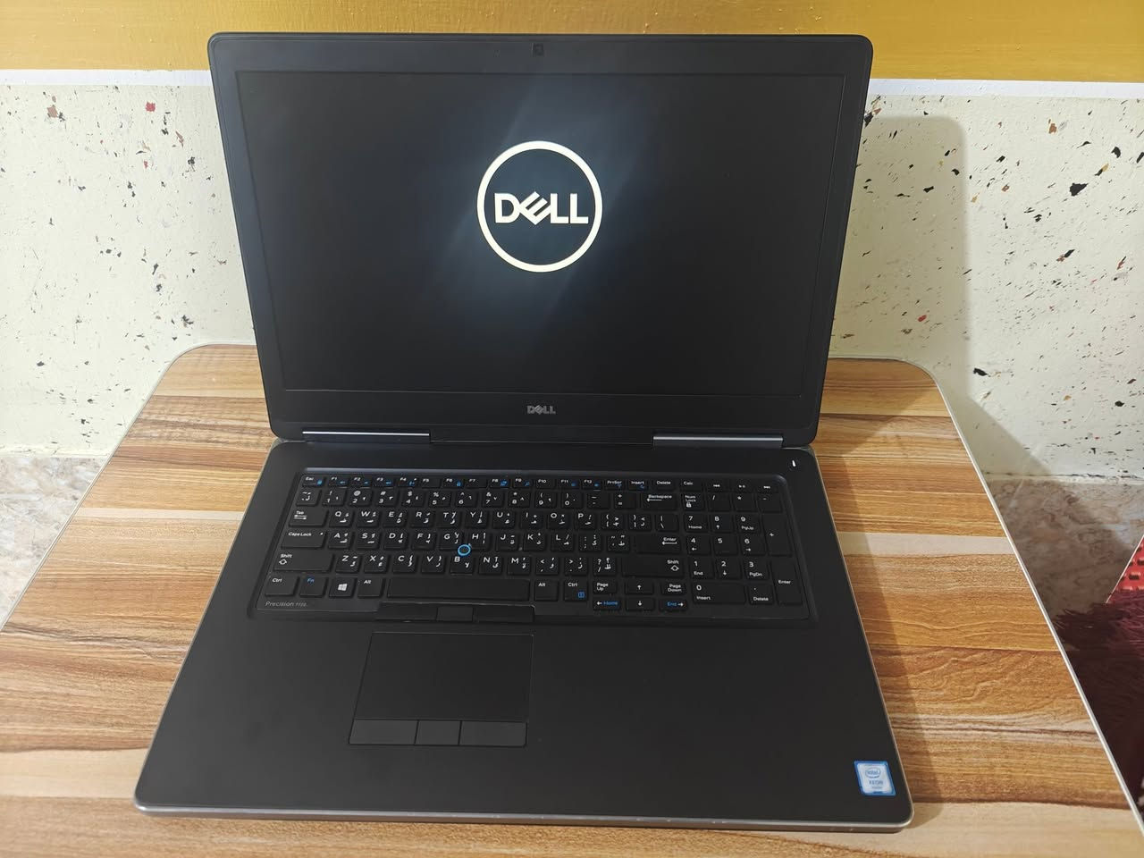 💥 عرض خاص – آخر قطعة متوفّرة!
لابتوب يحتوي على كرت شاشه خارجي 16GB 

💻 Dell Precision 7720 – الجيل السابع

💵 السعر: 625 ألف فقط

إذا تحتاج جهاز يعتمد عليه بالشغل اليومي بدون لاك أو تهنيج، فـ Precision 7720 خيار مثالي! مناسب للمهندسين، المصممين، المونتاج، والطلاب اللي يحتاجون شاشة كبيرة وأداء ثابت وقوي.

🔹 المواصفات التفصيلية:

•الموديل Dell Precision 7720 الجيل السابع
• المعالج: Intel Xeon E3-1505Mv6 
• الرام: RAM:16GB DDR4
• التخزين: SSD 256GB
• كرت شاشه: Nvidia Quadro p5000 16GB خارجي
• الشاشة: 17.3 انج FHD 
•نظام التشغيل ويندوز 10 برو 

🔌 المخارج (Ports) المتوفّرة في الجهاز:

• 4× USB 3.0
• Thunderbolt 3 (USB-C)
• HDMI
• Mini DisplayPort

• قارئ بطاقة SD
• منفذ LAN RJ-45
• منفذ سماعة/مايك 3.5mm
• منفذ شحن خاص بالجهاز
• منفذ Smart Card
• منفذ Docking لمحطة العمل

🔹 ليش تختار هذا الجهاز؟

• أداء قوي جداً مع البرامج الثقيلة
• ممتاز للهندسة، التصميم، والرندر
• حرارة مستقرة بفضل نظام التبريد الاحترافي
• شاشة كبيرة تسهّل الشغل والدراسة
• جودة تصنيع عالية من سلسلة Precision
• يتحمل الاستخدام الطويل

🛡️ ضمان: أسبوع كامل
🚚 توصيل متوفّر لكل محافظات العراق

📞 للحجز والاستفسار:
واتساب: ***********
اتصال مباشر: ***********
