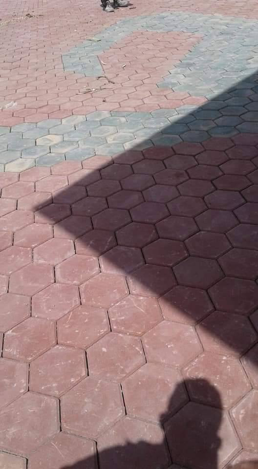 لعمل وتجهيز جميع أنواع المقرنص والارضيات ، كرمستون ، سواقي ، ، كرستة وعمل وبأشكال مختلفة ، يستخدم لكراج المنازل والابنيةوالارصفةة
الشوارع ولمماشي الحدائق والمنتزهات. يتوفر بألوان عديدة وكذلك مقاوم للرطوبة والاملاح  بشرط يكون العمل درجة اولى وذات جودة عالية
للاستفسار الاتصال او واتساب 
على الرقم *********** ☎️
