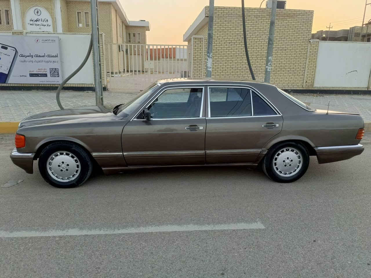 للبيع مارسدس رئاسي 300باب قصير موديل 90 محور محرك 2500 شاصي بلادي تبريد شغال رقم انبار  السعر المطلوب 40 ورقه
مكان السيارة ذي قار قلعة سكر
***********
