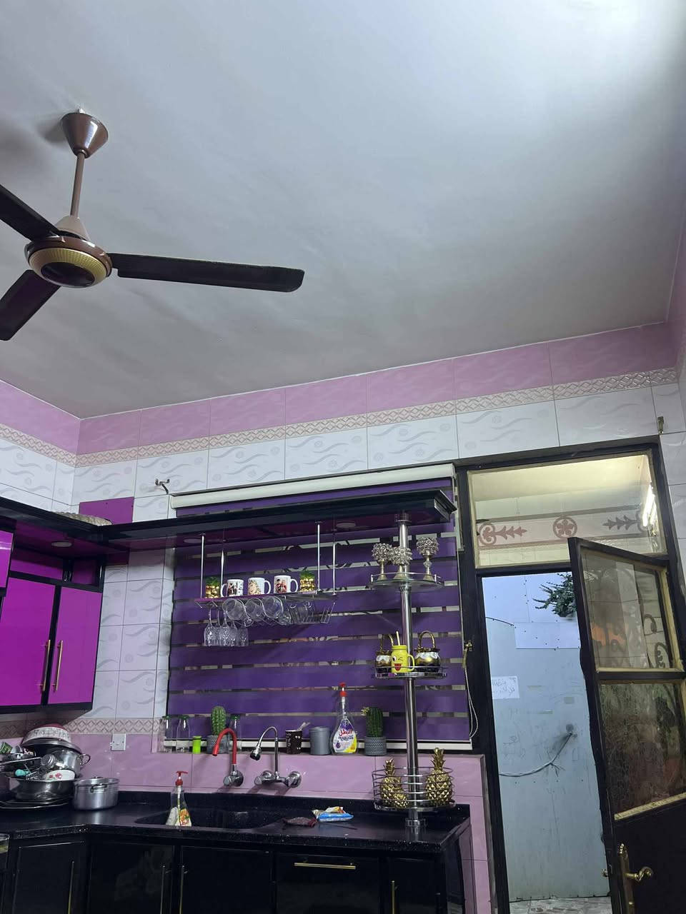 بيت لبيع 144 متر مدينه الصدر قطاع 60 
***********
