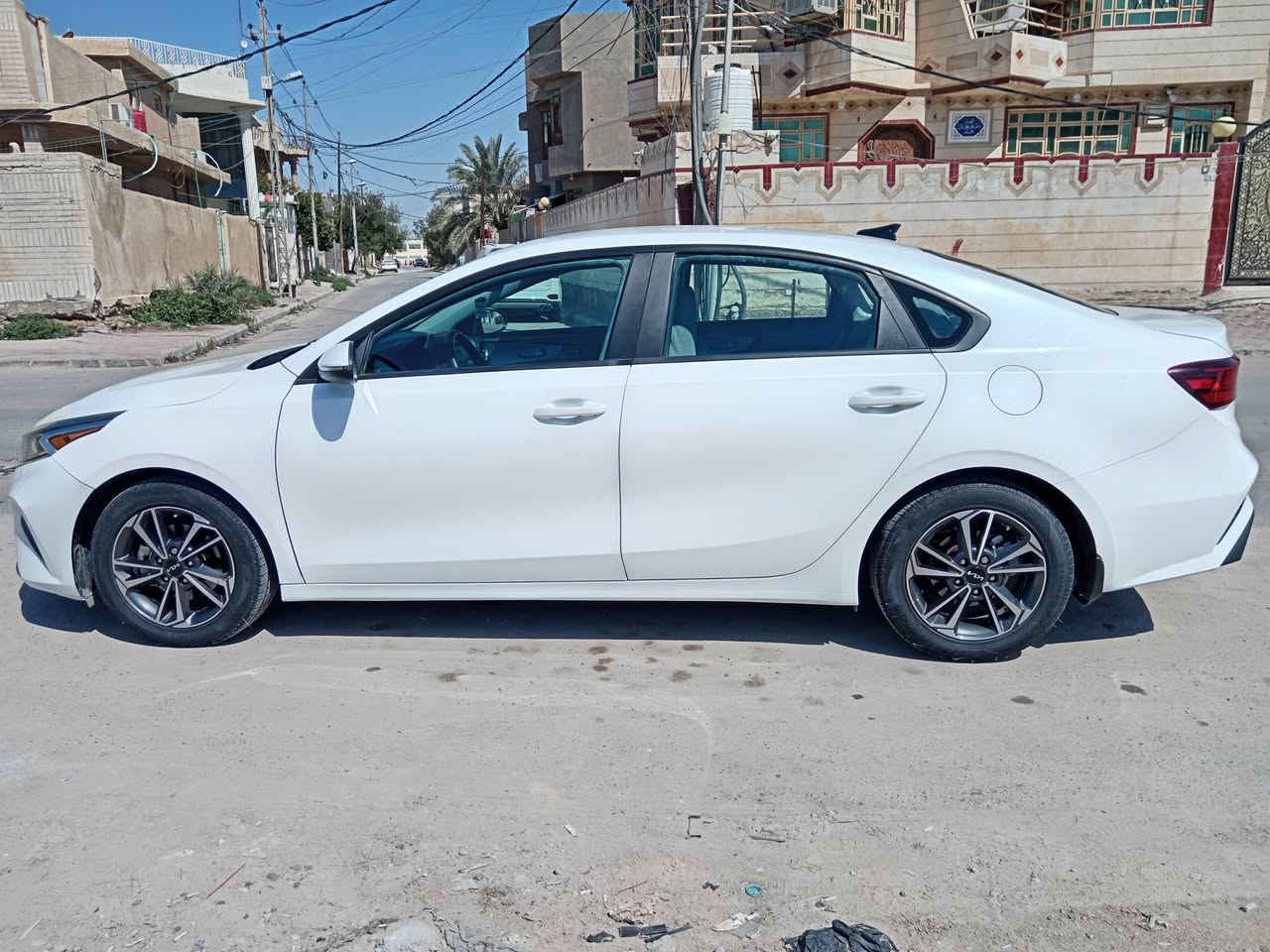 كيا فورتي (( حره ))  باسمي مداور ثاني يوم 
فئه LXS ام الرادار 
مواصفات شاشه كامره توقف ذاتي تحديد مسار مثبت سرعه حساس تاير ويل كب رادار امامي خلفي جانبي اشاره بالمري ونقطه عمياء 
ماشيه 80mi
حادث مرفق 
بدون تبديل ولا قطعه 
رش بنيد وكلير جاملغ خلفي بامريكا بدون حادث
 السعر 157

*********** 
السماوه قرب معمل المرور،
