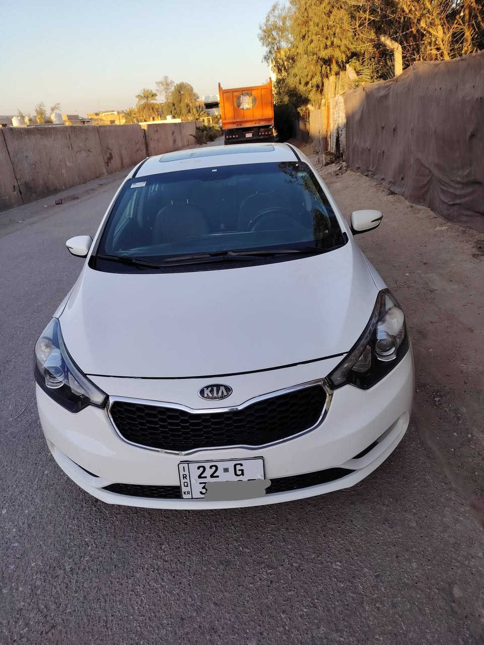 ا كيا سيراتو خليجي 
-مديل 2013 شكل 14
-فول مواصفات 
-تشغيل بصمه
-تحم سترين جهتين
-بصمه 
-مري شفط
-تبريد قطعتين
-لدات امامي خلفي 
تبريد خلقي -
-حساست امام خلفي
-ويل كروم 
-تخم تاير
-باتري جديد 
-مكينه 1600 دووش 
-مكينه لابخار ولاتنقيص 
-تبريد شغال
وبعد موصفات هواي رقم أربيل دولي سنويه 2031
-سعرها 126  $ بيه  مجال بصيط  السياره بيه اقل ربع الباب صبغ بدون داخل الاستفسار  ***********
