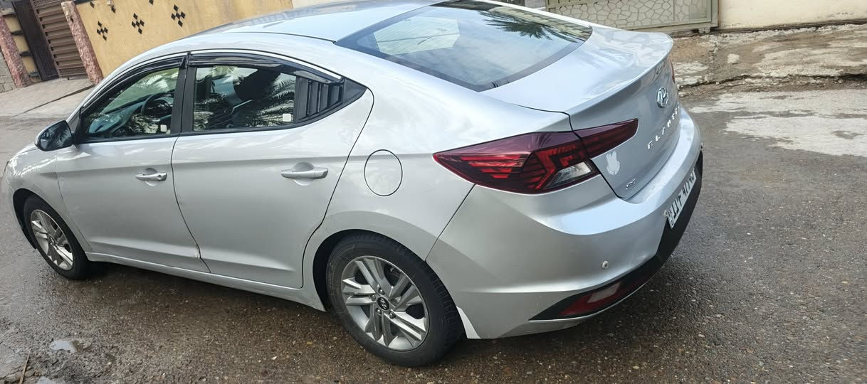 ‏السلام عليكم
‏التتر امريكي 2019 رقم بغداد جديد قطعتين صبغ 
‏كير اي تي مكان السياره بغداد  
‏السعر 128 بيه مجال قليل 
‏***********
