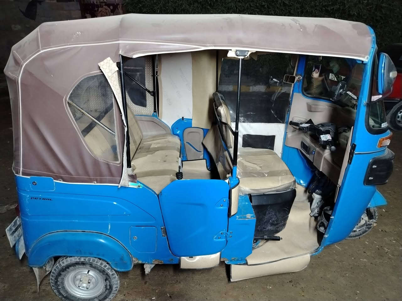 السلام عليكم تكتك البيع تحويل ثاني يوم الموديل 2021تكتك كبل الشارع السعر 8/مليون المكان بغدادالدوره الرقم ***********تصال واتساب
