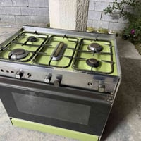 للبيع شغال كامل هو والفرن اشتريت جديد واريد أبيعه . أريده ب٤٠ 07902650...