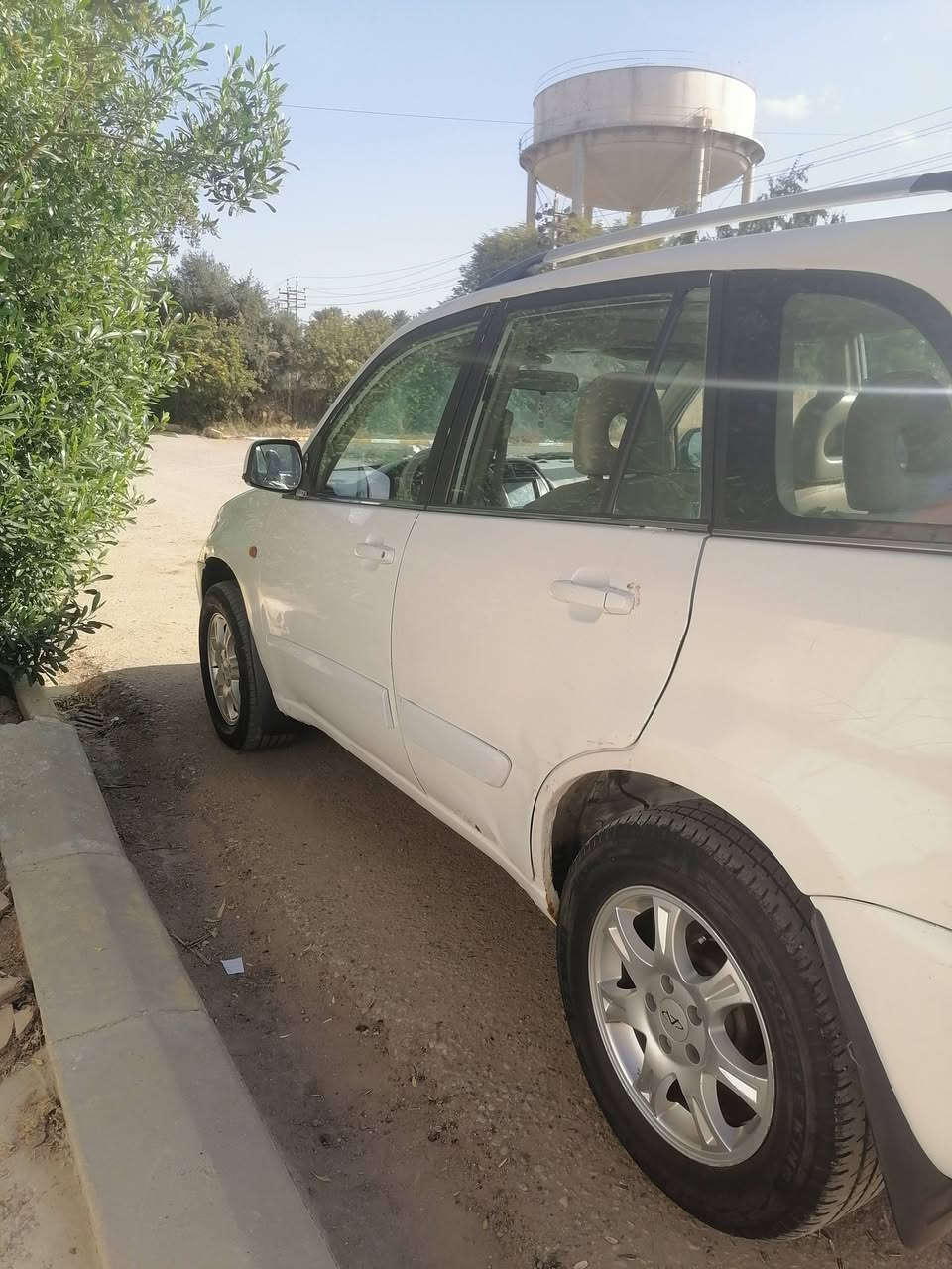 السلام عليكم مكلف بالنشر تيكو رقم بابل موديل ٢٠١٢ كير ميكانيكي جديد مكينه جديده حداديه فول تبريد ثلج دواخل كلش حلوه سياره جاهزه وخير من الله السعر ٤٥ وبيهه مجال مكانهه الصويره *********** واتس اب ***********
