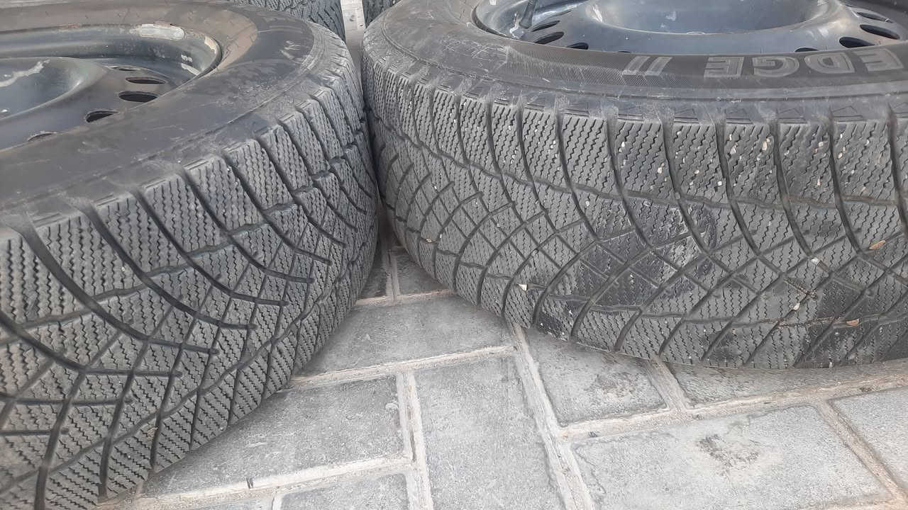للبيع
تخم تاير مع ويل اصلي بلاد 
حجم 225/65R17
كان مشدود على راف فور ياباني ٢٠٢٤ دخول جديد امريكا

سعر التخم كامل ****
ويل + حساسات + تاير  ٤٠٠ الف 
بصرة حي الحسين 
***********
فقط تخم كامل ابيع
