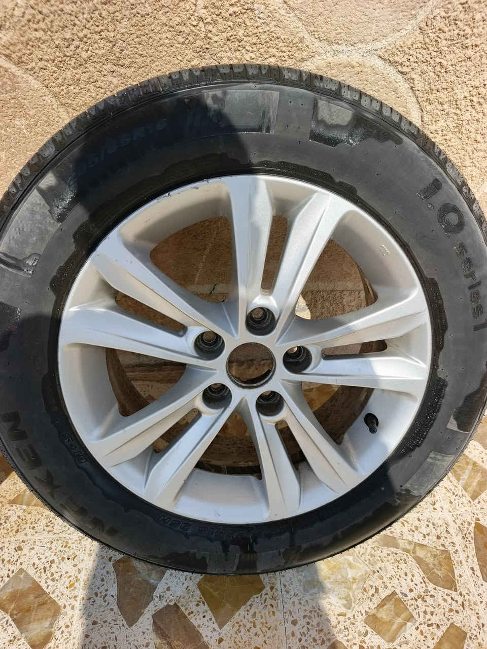 السلام عليكم  وياله سنواتا ويلكب هنه وتوايرهن طخم كامل للبيع للاتصال ***********
***********
