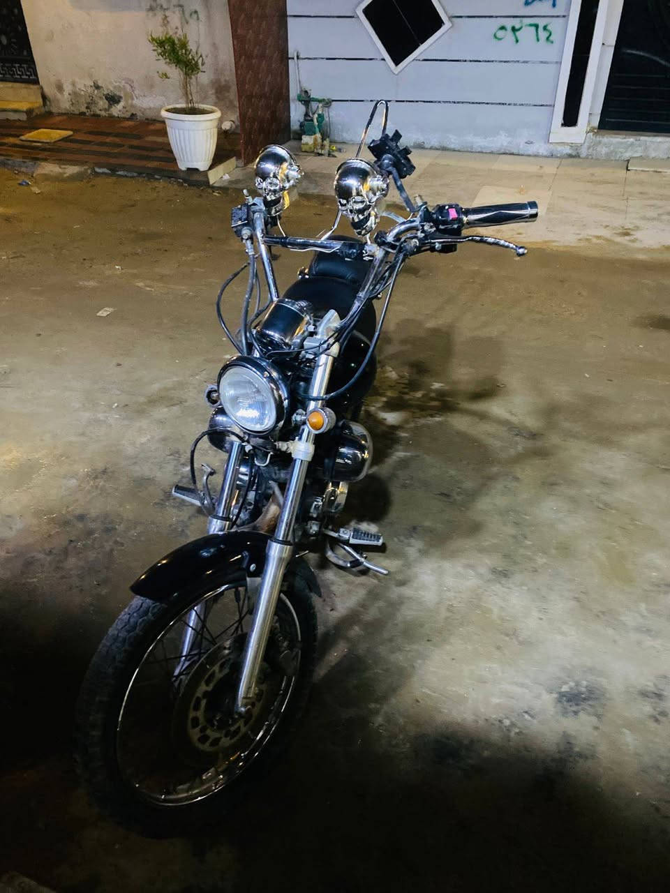 هارلي فيراكو مكينه ربع 250cc
دراجه حلوه ومعمره صارلها فتره وتركتها اجيت اشغلها هسه مشتغلت يمكن كابريتر يرادلها تنضيف دراجه عمرتها كامل وشتغلت وبطناش شرط علنمره 2 الله شاهد كلش حلوه 
سبب البيع طالب سادس عارضها ب700 بيها مجال قليل 
مكاني الطي نزال سليم***********
***********
