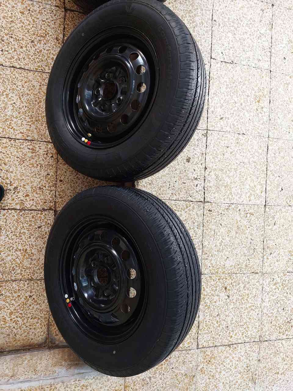 السلام عليكم للبيع تخم ويل عادي مع تايرات حجم 15 السعر (160) / ***********
