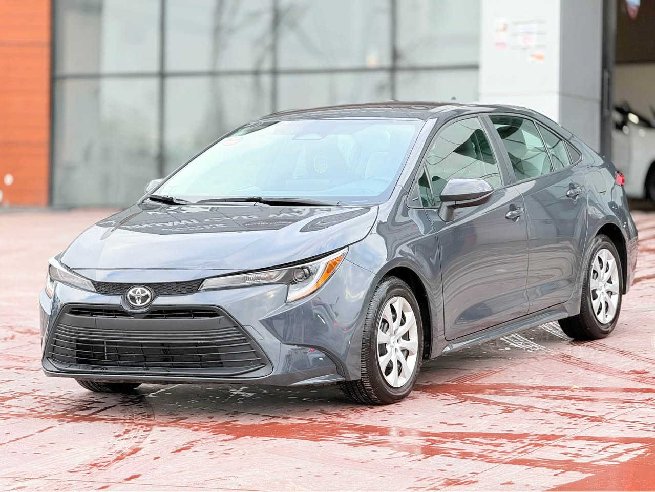 TOYOTA corolla 2024

تويوتا كرولا ٢٠٢٤   

السعر 152$ ورقه 

مواصفات LE👇
رادار امامي و جانبي 🛣
خط مسار 🛣
حجر بيئه بلادي ( حجر صالنصه)
لايت زينون عالي ناصي
داخل لون مميز
بريك إلكتروني
فول تحكم ستيرن
شاشة كبير📺
نظام AUTO HOLD 
ماشية ١٩ الف

ضررها : بدون صبغ 
بدون دواخل 
جميع ايرباكات سليمة 

مكان سيارة-اربيل -شركة ابوظبي كارس 

☎️*********** واتساب أربيل, العراق
