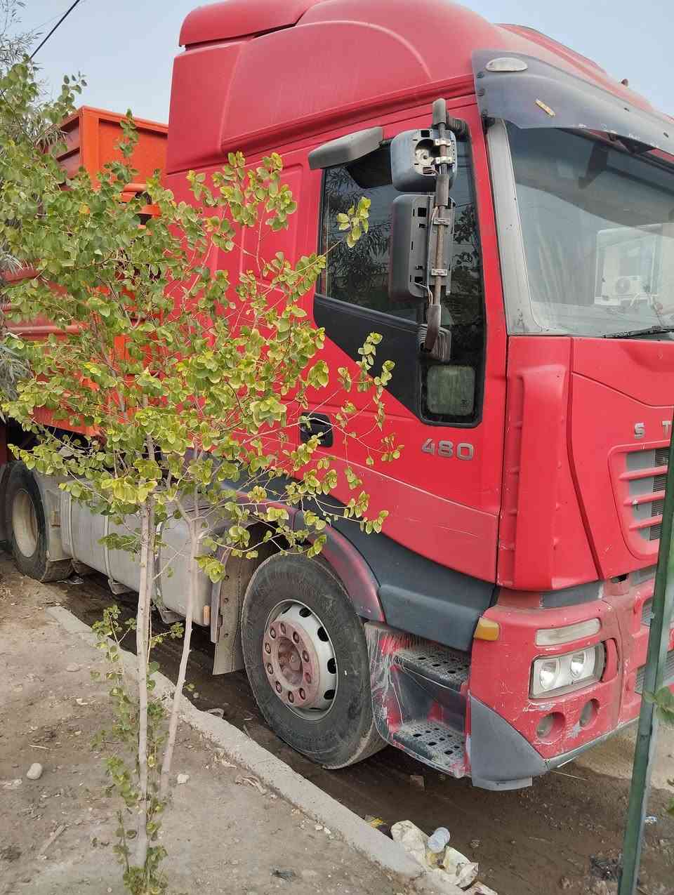 سلام عليكم للبيع افيكو مديل 2006 مكينه 480 كير 16 نمره اوتو رقم صلاح الدين بدون اضباره بدون اضباره سياره جديده تخم تاير دبل تانكي شاصي مكفول تبريد تدفئه صوبه ثلاجه سنتر لوك سياره ماكو شي بيه ميشتغل سعر 80 بي مجال قليل عنوان بغداد الشعب ***********
