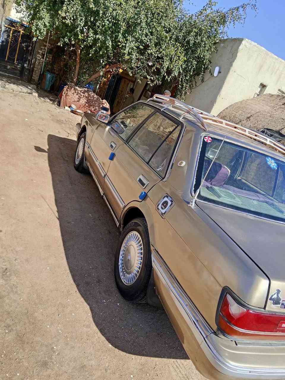 سلام عليكم سيدان موديل1991يسره بلاد رقم نكليزي باسمي السعر37وبيه مجال كير ومكينه  خير من الله تاير وحداديه80%اكسن جديد كهربائيات كله شغاله السياره مكفوله من أضربه ولعيب لشرعي  السياره جاهز عله آخر حبايه العنوان ناصريه مركز المدينه ***********
