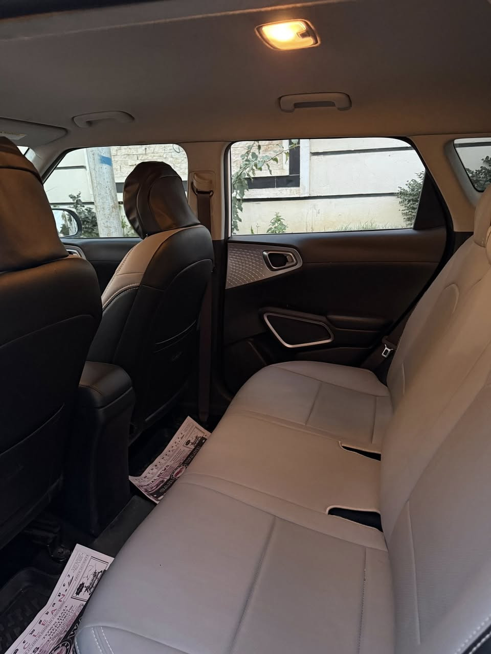 السلام عليكم 
كيا سول  وارد امريكي 
محركها 2000
موديل2021 
سيارة جديدة 
تحكم سترين بيها
تخم تاير جديد قبل شهر  بدلتها
 بدون  صبغ 
ماشية 71400 
ابل كاربلي
سنتر لوك
سيارة جديدة يعني فول
السعر 160
الرقم صاحب السيارة 

0771 260 4477
