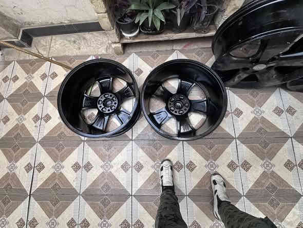 ويل جيب اصلي  اشتريته  ومارهم  علي الجالنجر 
حجم ٢٠   اصليات. حاويه. بيهم واحد تصليح  مكاني الغزاليه ***********  السعر ٢٥٠  الف بفلوسه النظافه كدامك
