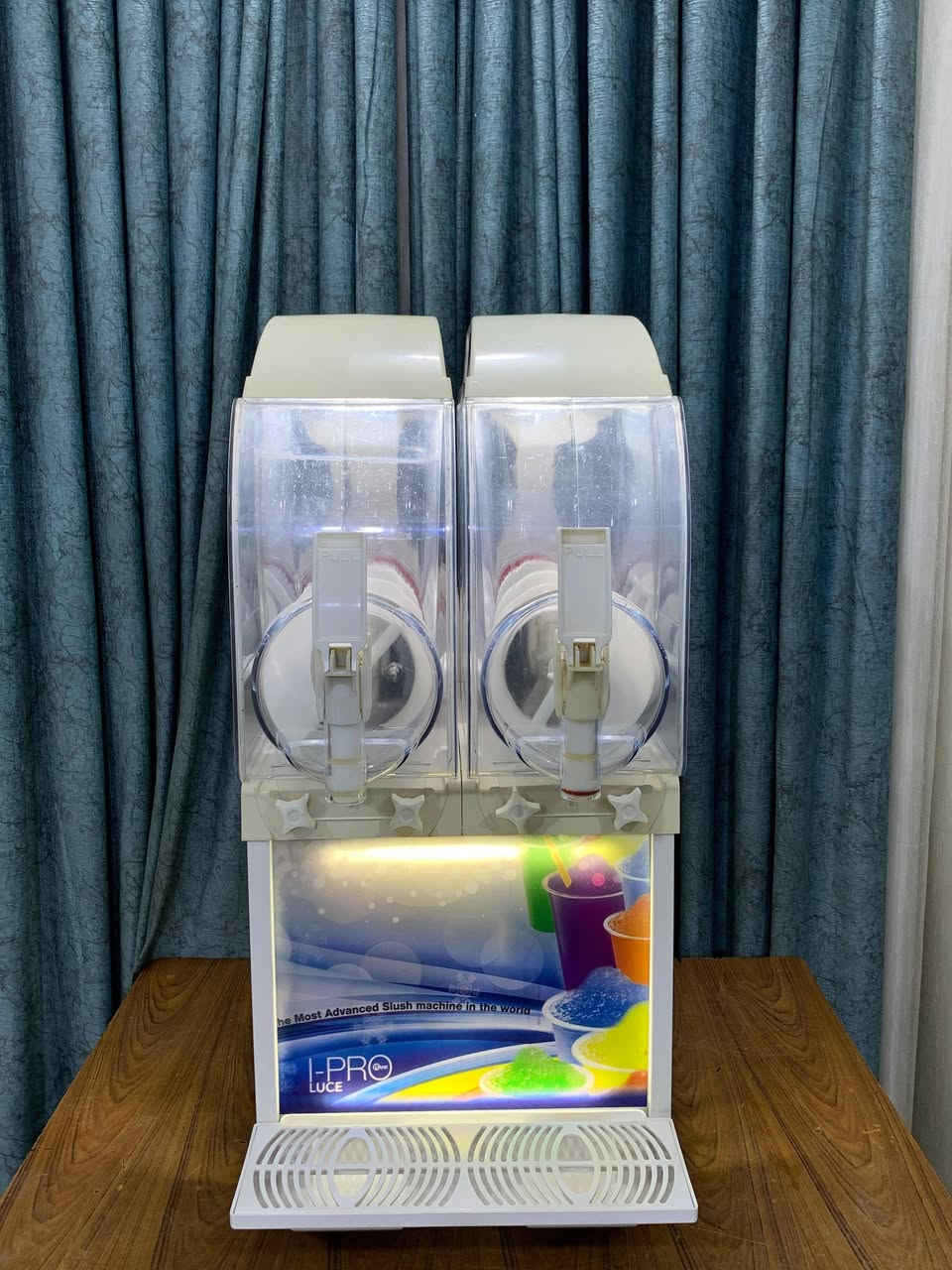 السلام عليكم
كل عام وانتم بخير وصحه وسلامه يارب 
جهاز ازبري  ايطالي SBM
نظافه 90% 
شرط الشغل والفحص 
***********
