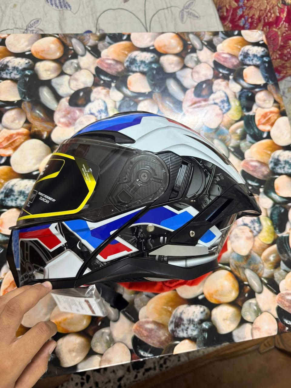 خوذه اصليه  فج قلاب تلبس من ٥٤لل٥٩سنتم كامله غراضه كتلوك وجنطه وكارتونه الاصلي وياها بعدهي لوك تجي جامه شفافه وبيه مناضر مضلله وبيه قفل فك ويجي وياها جناح خلفي  بطانه ولا اروع السعر ٧٠للاستفسار خاص


**إذا كنت صاحب هذا الإعلان وتريد حذفه لأي سبب، رجاءا أرسل رسالة إلى الدعم الفني**