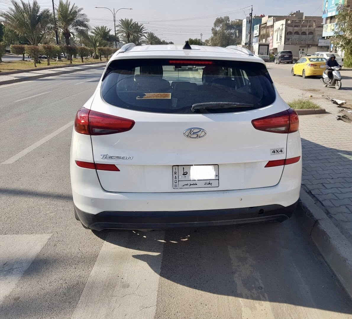 توسان موديل 2019 خليجي 
رقم بغداد تحويل ثاني يوم 
ماشية 88 
السيارة بصمة مري شفط كشن كهرباء والباقيات معروفات
السونار ضمن الصور موجود
سعرها ١٦٦  وبيها مجال بسيط
المكان : بغداد - الغزالية 
***********
