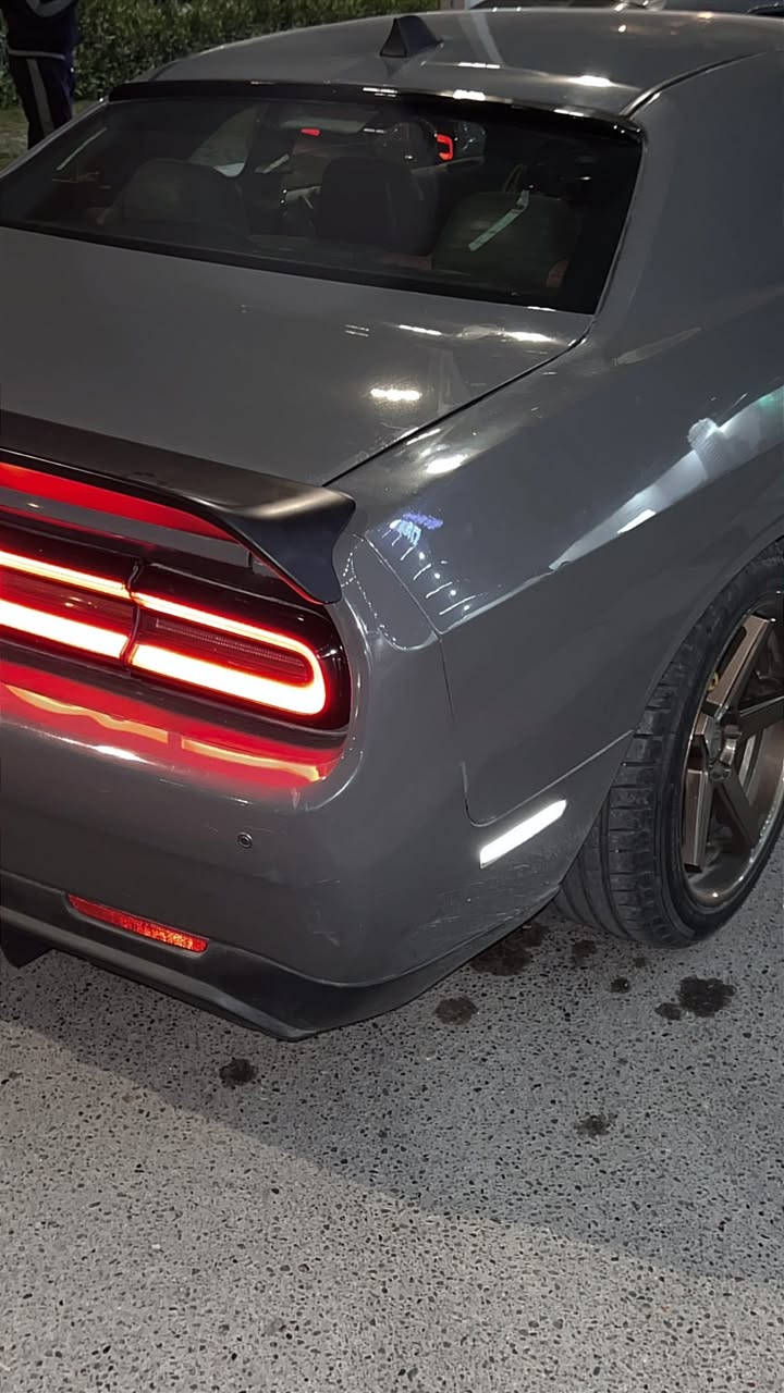 دوج جالنجر موديل 2018 SXT.
المراصفات 
المحركV6
الشاشة وسط كار بلي
كشن جلد احمر
تحكمات بل كشن
كفر دركة SRT
تحكمات كاملة بل استيرن

الاظافات 
دوسات SRT
دفيوزر 
تكساس ابيض دبل خط
بلكات ريسنك 
دعاميه SRT
بنيد SRT
لحيه SRT
ويل قياس 20روهانه اخر اصدار الون برونزي اصل بدون صبغ
عدسات متغيره تطبيق خاص بيها اكثر من ١٠٠وضعية
السياره عليها اكزوز ووسطيات من شركة HTنغمه جدا لطيفها وايضا موجود الاكزوز البلاد
السيارة صبغ عام فقط مراوس بكورلا فقططط

0 781 704 5137
