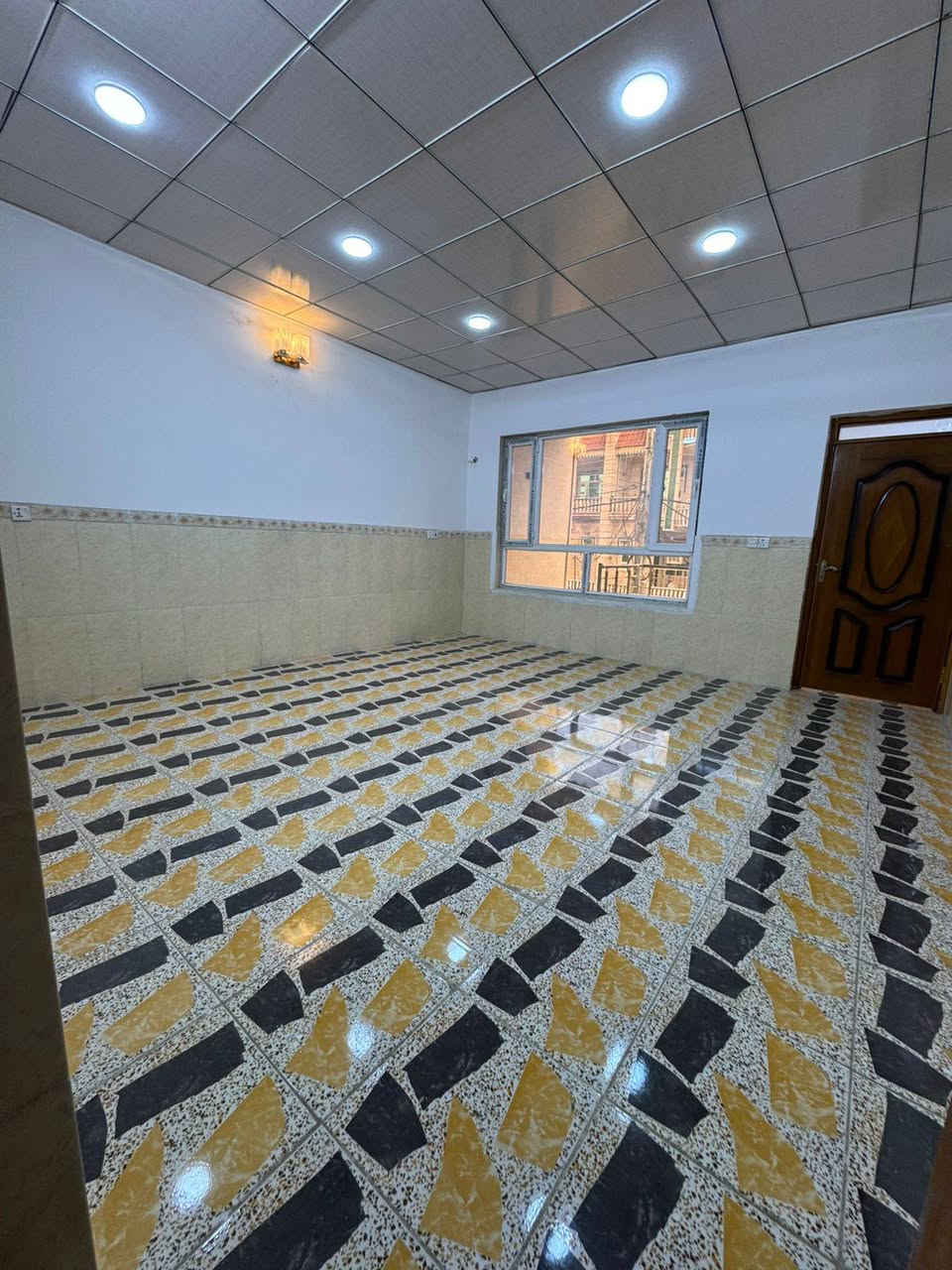 بيت للايجار في اربيل منطقة هفالان قرب الاسايش ٤٥٠ الف قفل داخل فرع
دلاليه وتامينات 
#وكيلة #هەڤاڵان #عقارات #اربيل #بغداد 
***********
