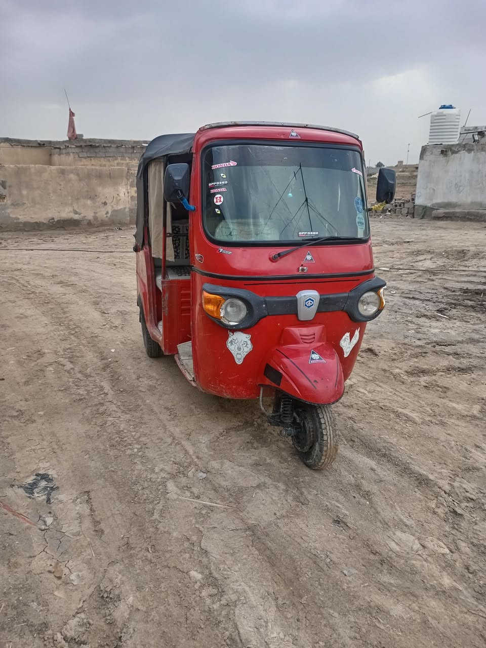 السلام عليكم تكتك لبيع أوراق اصواليه كامله السعر مليون اونص
رقم الاستفسا***********
