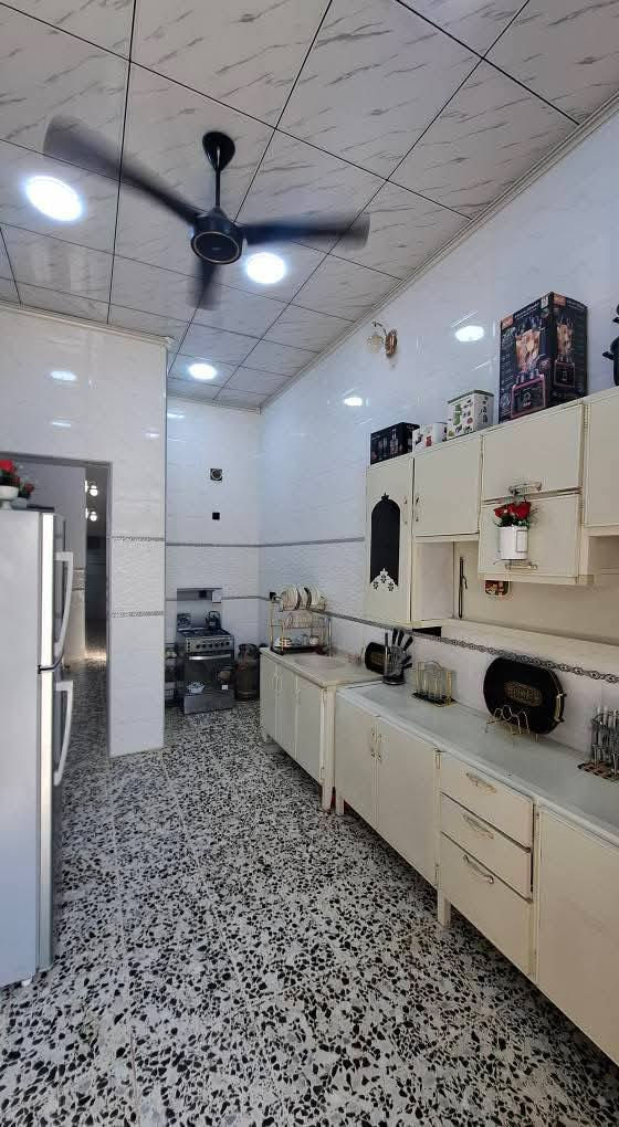 🏠 بيت للبيع  🏡
المساحة  140متر الوجه 7 والنزال 20
البيت بناء 2025 شغل درجة أولى طابق ونص
يتكون من 2 غرف نوم وحده سويت والثانيه بدون
+ صاله + استقبال + مطبخ حار وبارد +3حمامات
بناء بلوك ارضيه كاشي  والسيراميك الواح درجة أولى 
طابو زراعي سند 25
ملاحظة/ كاملة معاملة تحويل الطابو الصرف ومستلم وصل من الطابو 
العنوان .. الفلوجة حي جبيل الزراعي قرب شارع السد مجاور شارع المضيف ومجاور المدرسة الحكومي 
السعر/ 55 مليون وقابل للتفاوض 
للأستفسار ..الأتصال على الأرقام 
***********

