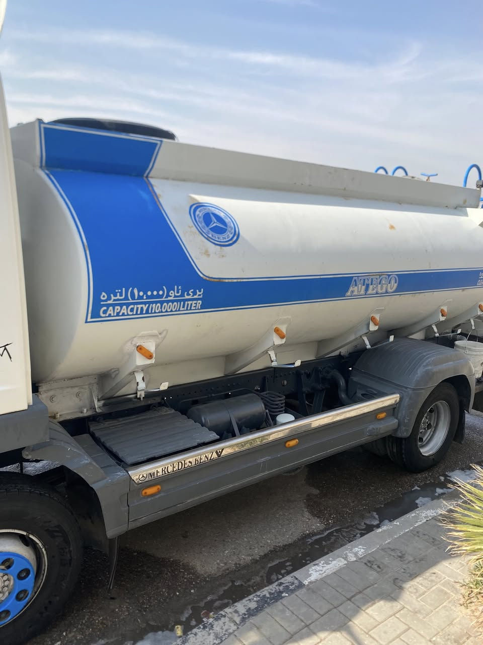 السلام عليكم تنكر اتيكو دمعه للبيع موديل 2006 الحموله ١٠ طن مكان السياره بصره مكينه كير شاصي كفاله عامه للستفسار (***********)
