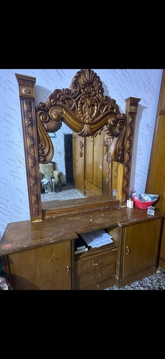 غرفه نوم عراقيه كنتور 6 بيبان ميت تواليت وجرارات اثنين زاويه ملابس السعر( 250) +964 771 197 1310 شراي يتصل ع هذا الرقم
