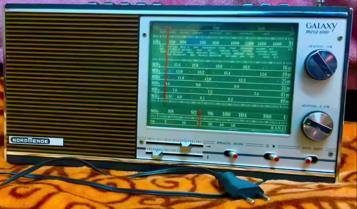 من النوادر الالمانية 
راديو Nordmende  انتاج 1970 - 1972 
لايوجد توصيل ، البصره
سعر 175


**إذا كنت صاحب هذا الإعلان وتريد حذفه لأي سبب، رجاءا أرسل رسالة إلى الدعم الفني**