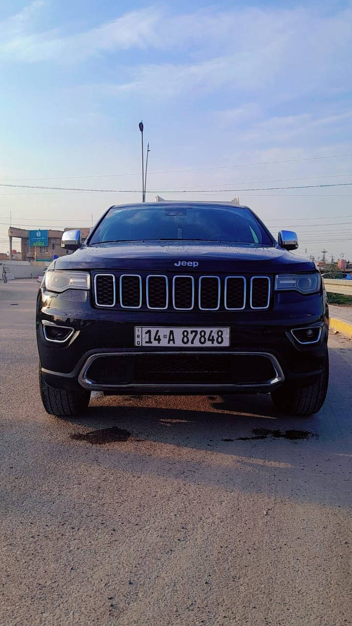 السلام عليكم 

جيب شيروكي اسود فول مواصفات لمتدد موديل 2015 
رقم بصرة  بيهه جاملق الايسر والبنيد بامريكا وهنا بالعراق صار حادث بيها بالجاملق الايمن وتبدل مع الدعاميه
حدادية تايرات كهربائيات باتري زينون كله جاهز سيارة نظيفه جدا 
السعر 180 
السياره بالبصرة 

‭0772 785 6444‬
