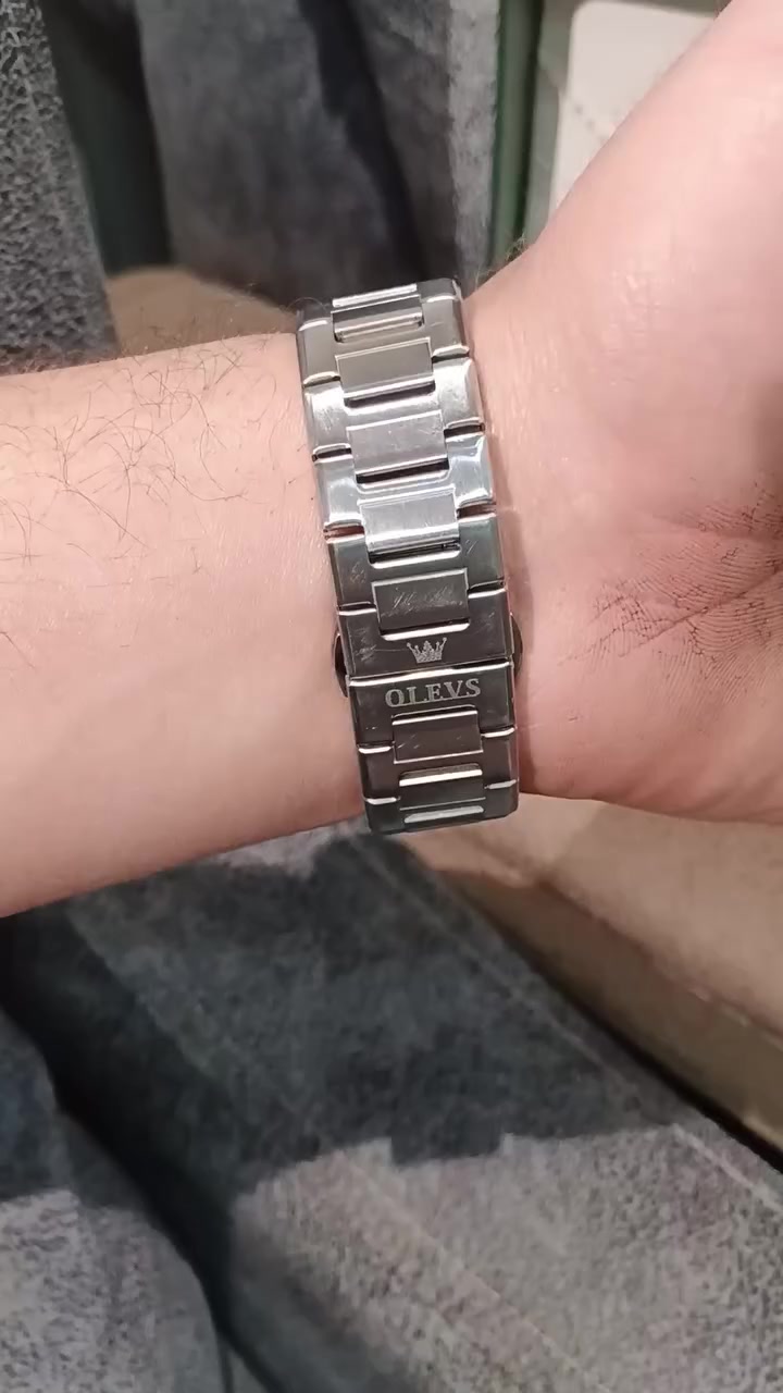 السلام عليكم 
ساعه للبيع 
من ماركة OLEVS
سوبر ماستر كوالتي عالي جداً 
الساع وزن ثقيل 
جميع السناتر شغاله مع منفذ شهر 
مع العلبه الأصليه 
زجاج ضد الخدش 
قفل فراشه 
السعر 75 قفل


**إذا كنت صاحب هذا الإعلان وتريد حذفه لأي سبب، رجاءا أرسل رسالة إلى الدعم الفني**