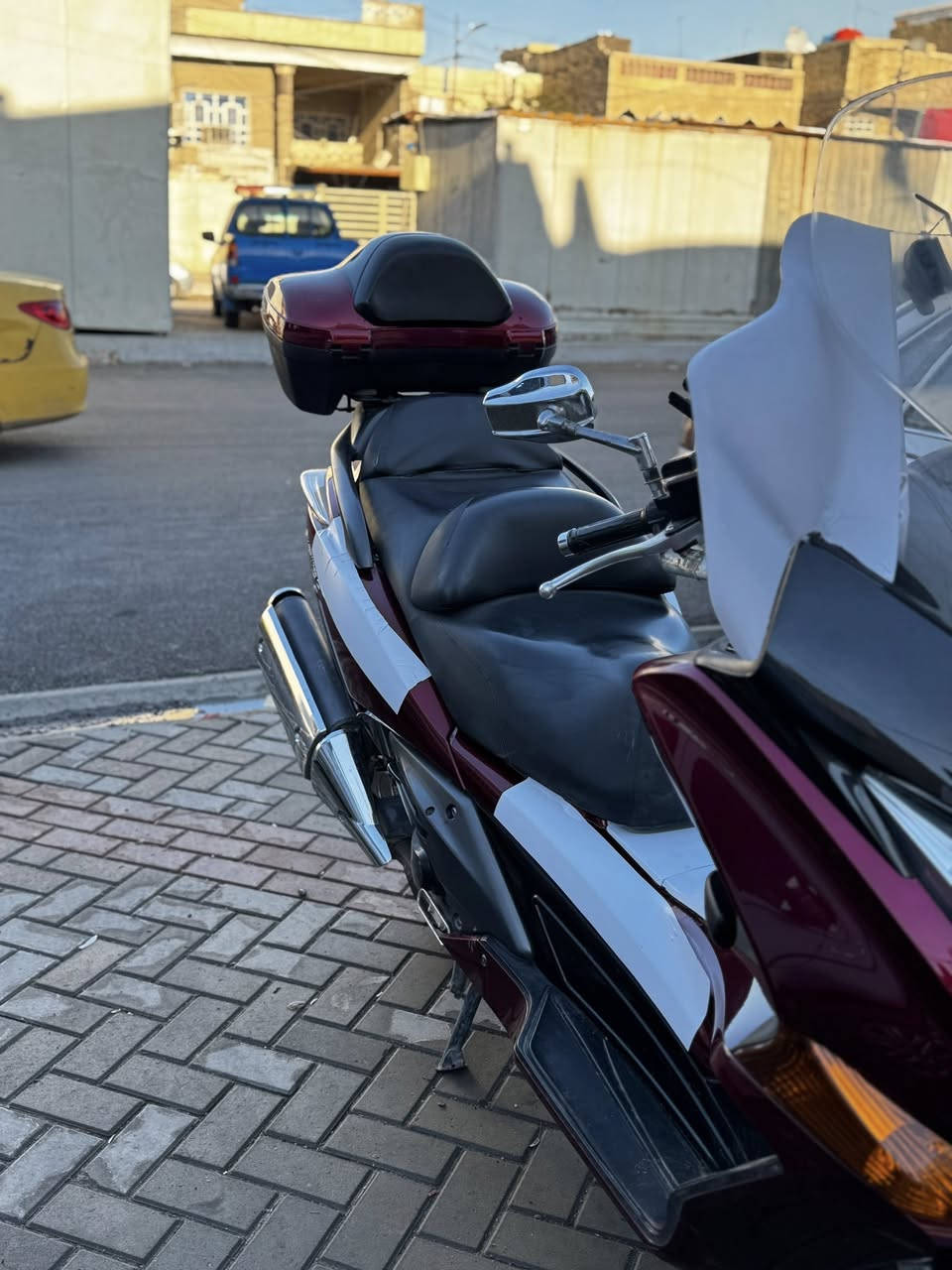 السلام عليكم 
سلفر ونج GT ٤٠٠ مرقمه الدراجه مكفوله ما بيها لا نضوح لا تبخير دراجه خير من الله تاير خلفي جديد شاحن USP جامه قطعتين جنطه تابوت دراجه نضيفه ماشيه 43 
السعر ٤٠ وبيها مجال 
الرقم ***********
