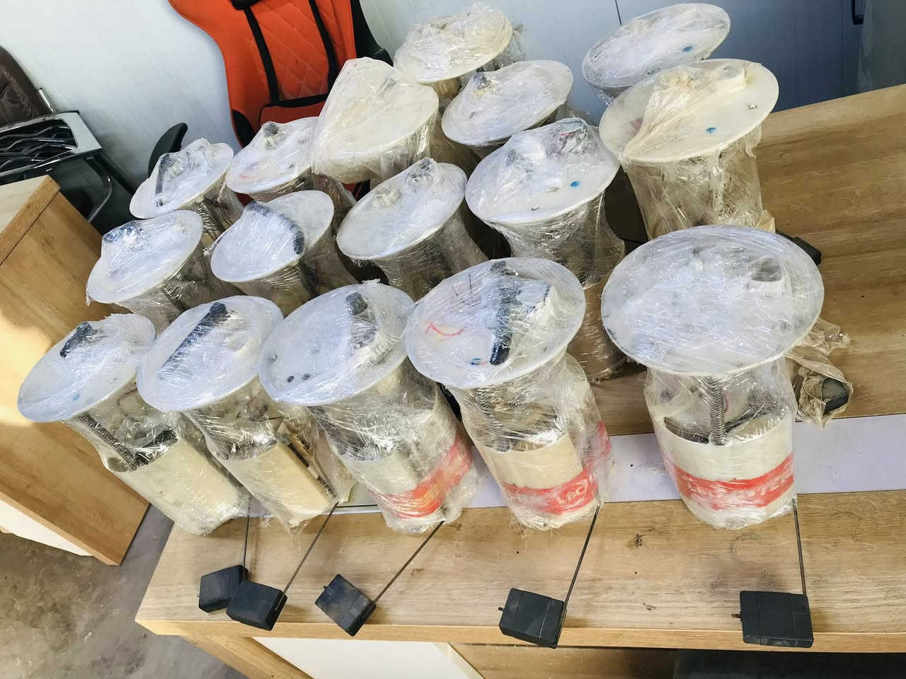 السلام عليكم ورحمة الله وبركاته 
اغراض تويوتا 
من 2008
الى 2013 
يده داخليه 
فيت بم كامل 
لايت امامي 
دبه ماء راديتر 
بلك اصلي تفصيخ 
المركز الياباني والامريكي
***********
***********
