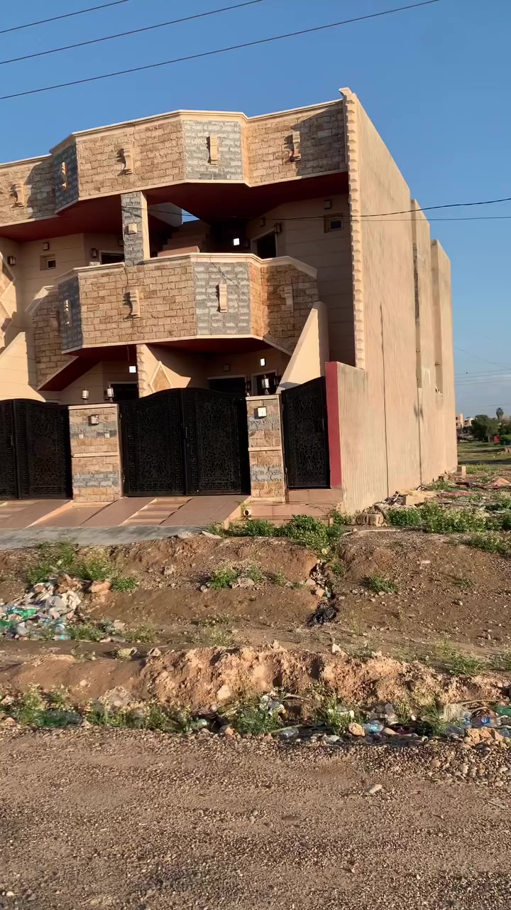 مشتملات للبيع في تكريت - القادسيه شارع الكفائات  قريب عن الجامعه  📐 المساحة الكليه : 200متر - سند مستقل  شارع جسر الجامعه  | واجهة 10

· 🛏️ 2 غرف - 1 حمامات - صالة  - مطبخ - كراج 

💰 السعر: 300مليون دينار - قابل للتفاوض المعقول 💰

📞 للزيارة والمعاينة: 

*********** -  (مكالمة - واتساب)
