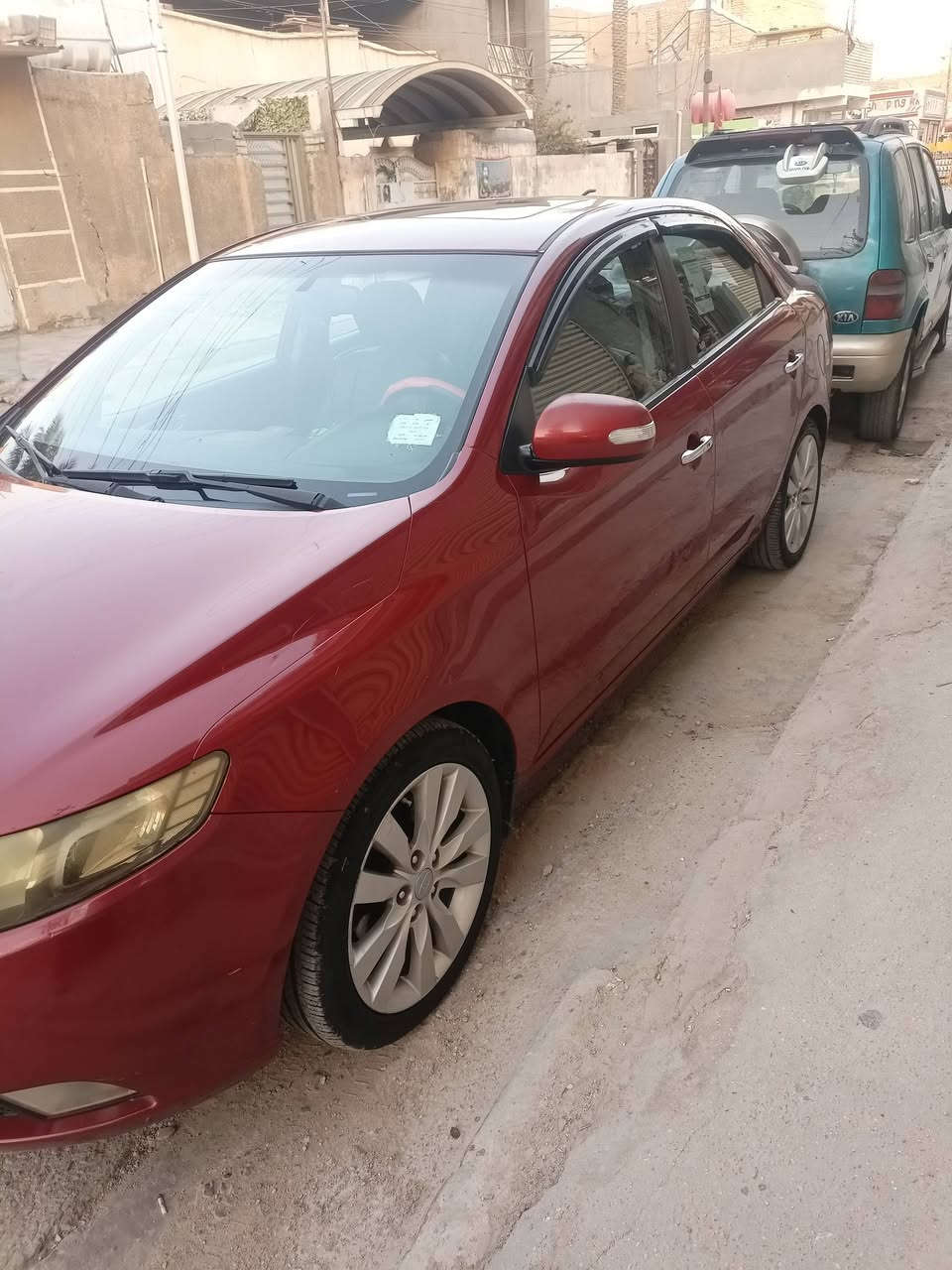 كيا سيراتو مديل 11خليجي مكينه 1600 فتحه بصمه كامره حساس خلفي مكفوله كفاله عامه صدر جديد قبل اسبوعين  مكمله تخم تاير من مكينه وكير وكشر  حته دعاميات من عده الباب الخلفي عكس السائق بيه تصليح ليجوه فوك والدوسه   وبيه كم رصعه تجي تشوف بعينك سياره باسمي. بغداد الشماعيه *********** .
