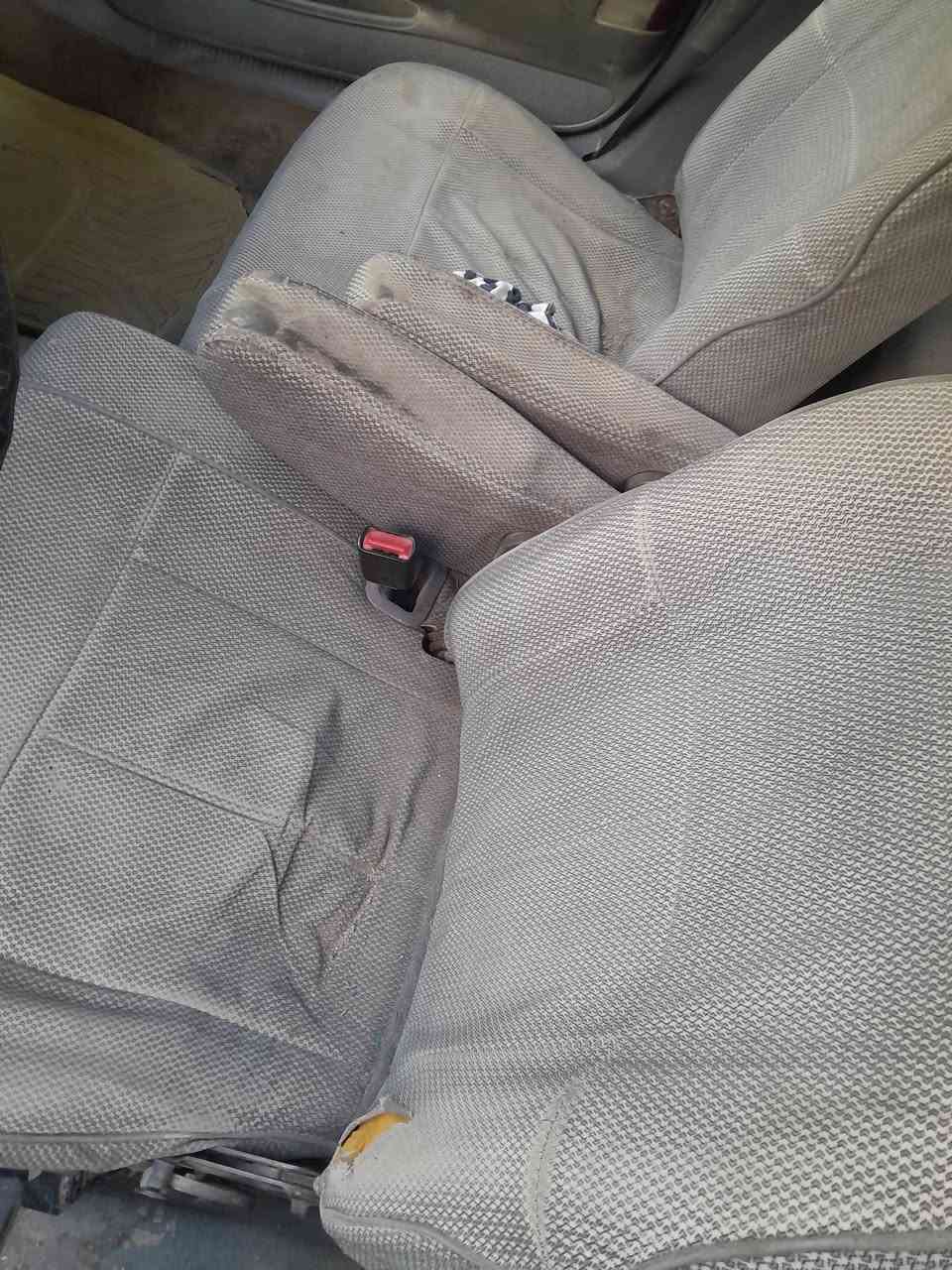 السلام عليكم سياره فورت امريكي محرك 1600رقم كربلاء مكان بابل الشوملي سعر 18وبيهه مجال بصيط سنويه صاقطه وليريدهه بي خير ويدلل ستفسار عل رقم ***********
