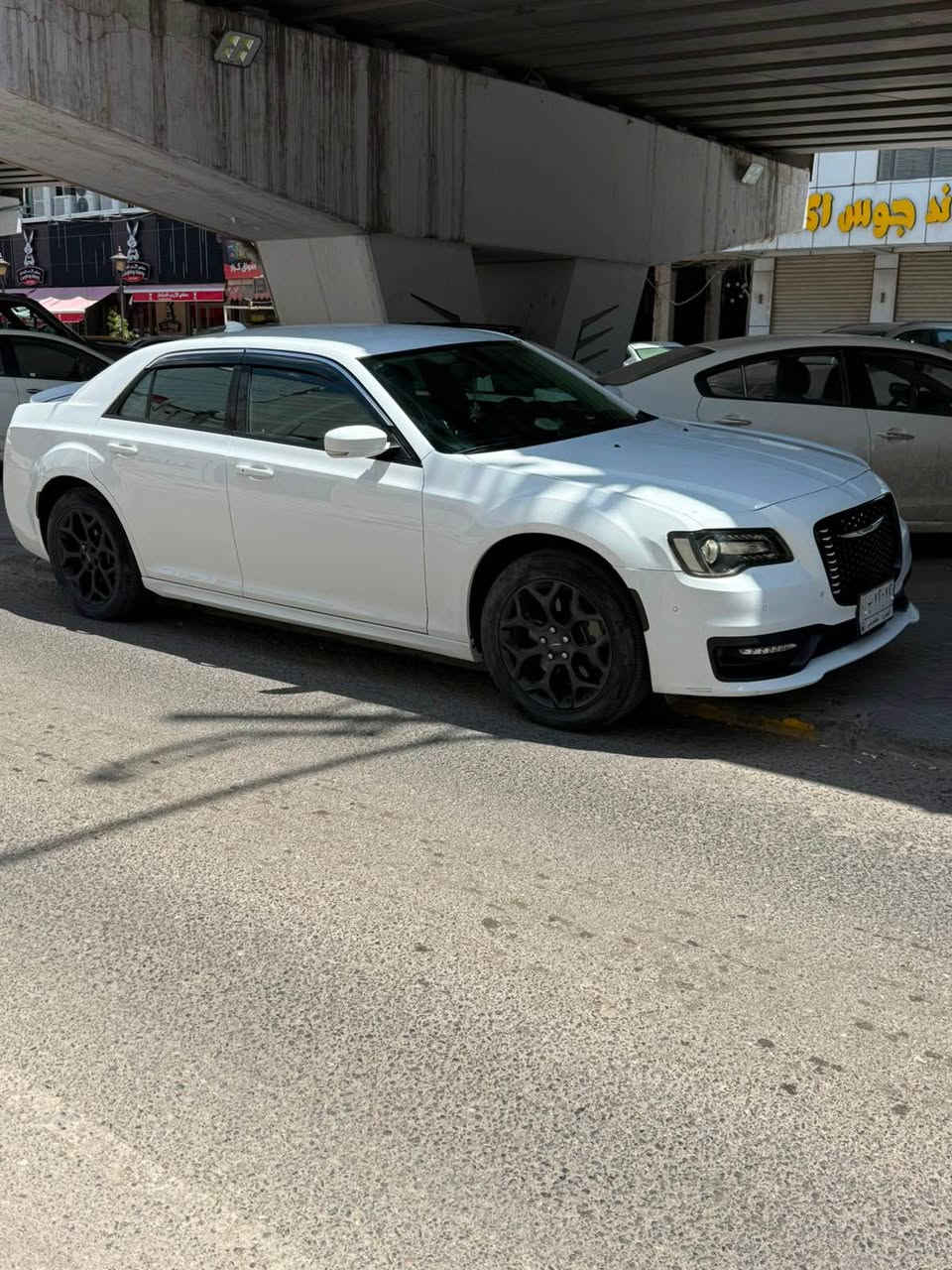 السلام عليكم
كلايسلر c300
اوباما موديل 2021
رقم.بصرة تحويل ثاني يوم   

بيها قطعتياً مبدلات البنيد والباب الخلف السائق 
مواصفاتها حساسات خلفي امامي 
اشاير بلمري 
ونقطه عمياء 
شاشة كبيره 
كشنات كهربائية
عدسات زنون 
شاشة تحكم بلستيرن 
تدفئة بلكشنات 
فور ويل السيارة
ايرباكات كلها سليمه
سيارة جاهزة مكينة كير حدادية  تبريد 
مابيها اي نقص 
سعر 245وبيها مجال للشرراي. 
***********
مكاني بصرة البصرة, العراق
