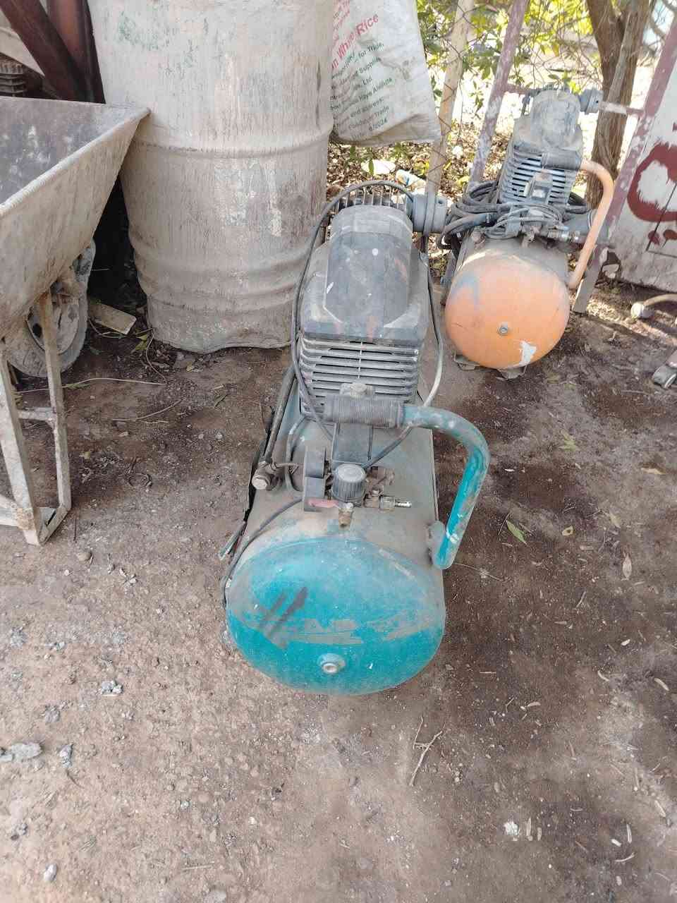 توتل. 50.L.ولثاني ابيعه بس بطل.
مكان بغداد بوب الشام يم القوس ***********.

ثنينهن. ب125. وعل فحص.
